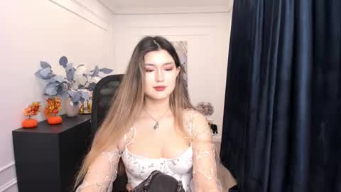 annetli online show from October 14, 2025, 3:40 am