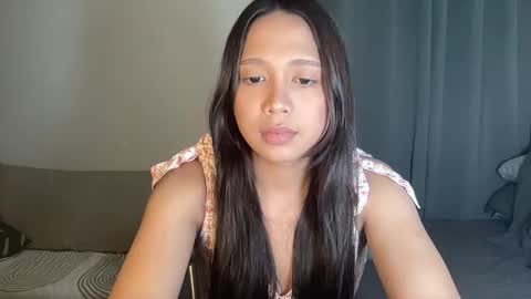 Annette 03 online show from December 5, 2025, 1:52 pm