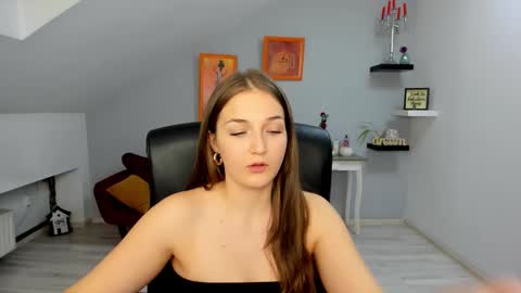 annewilsonn online show from November 23, 2025, 2:28 pm