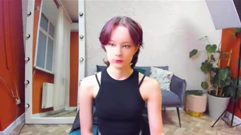 Snapshot of anni_way chatting on November 17, 2025, 12:22 pm Anni online show from November 17, 2025, 12:22 pm