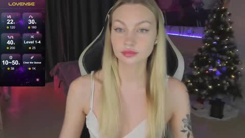 Snapshot of annie69kiss chatting on February 11, 2025, 12:17 am Annie online show from February 11, 2025, 12:17 am