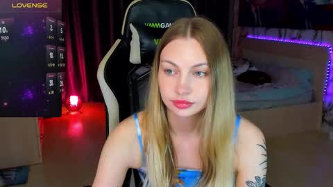 Snapshot of annie69kiss chatting on September 20, 2025, 11:50 pm Annie online show from September 20, 2025, 11:50 pm