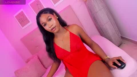 Snapshot of annie_dolce_ chatting on November 19, 2025, 11:38 pm annie_dolce_ online show from November 19, 2025, 11:38 pm