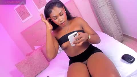 Snapshot of annie_dolce_ chatting on November 23, 2025, 12:21 am annie_dolce_ online show from November 23, 2025, 12:21 am