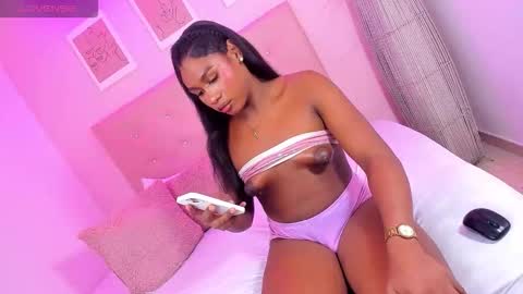 Snapshot of annie_dolce_ chatting on November 23, 2025, 12:27 pm annie_dolce_ online show from November 23, 2025, 12:27 pm