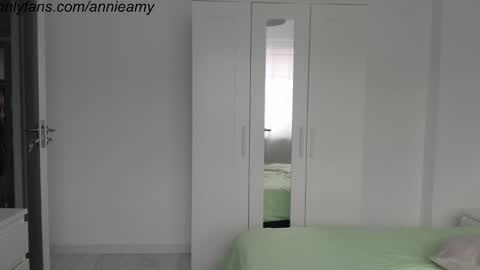 Snapshot of annieamy chatting on January 10, 2025, 2:13 pm Annie online show from January 10, 2025, 2:13 pm