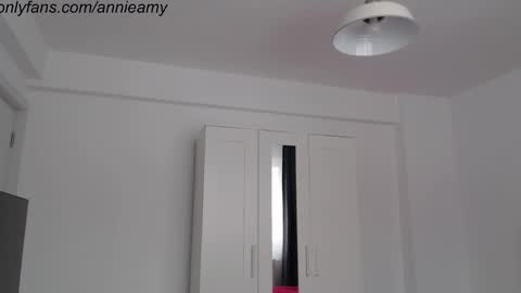 Snapshot of annieamy chatting on February 17, 2025, 12:59 pm Annie online show from February 17, 2025, 12:59 pm