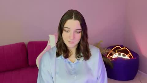 Snapshot of anniedodge chatting on October 18, 2025, 5:54 am Annie online show from October 18, 2025, 5:54 am