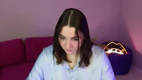 Snapshot of anniedodge chatting on October 19, 2025, 1:17 am Annie online show from October 19, 2025, 1:17 am
