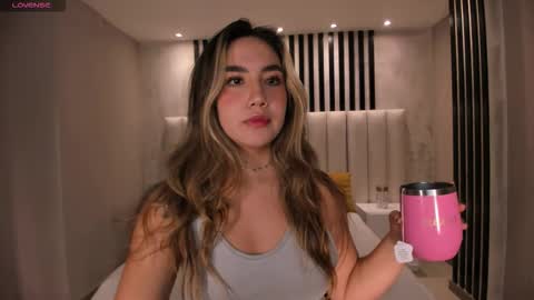 Snapshot of anniemonroe1 chatting on October 30, 2025, 11:44 am Annie Monroe online show from October 30, 2025, 11:44 am