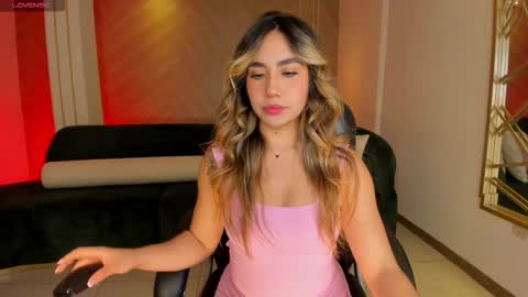 Snapshot of anniemonroe1 chatting on November 18, 2025, 7:18 pm Annie Monroe online show from November 18, 2025, 7:18 pm