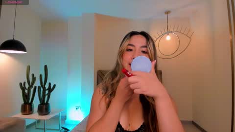 Snapshot of anniemonroe1 chatting on December 5, 2025, 11:41 am Annie Monroe online show from December 5, 2025, 11:41 am