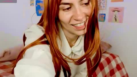 annietinky online show from October 8, 2025, 4:10 am