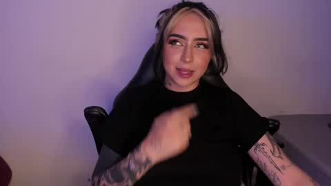 Annika online show from November 8, 2025, 10:19 pm