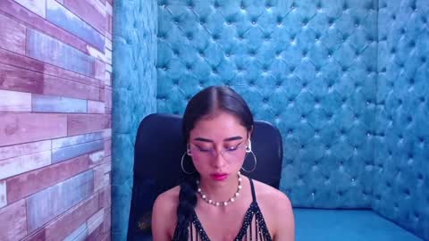 Anny online show from January 30, 2025, 7:04 pm