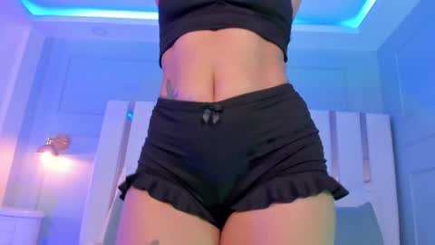 Anny  online show from October 27, 2025, 5:06 pm