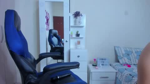  Valeria  online show from November 7, 2025, 4:12 am