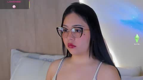 A N N Y E  online show from October 25, 2025, 12:13 pm