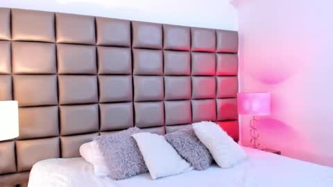 Snapshot of annyhizzle chatting on February 3, 2025, 9:07 pm online show from February 3, 2025, 9:07 pm