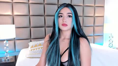 Snapshot of annyhizzle chatting on February 27, 2025, 9:25 pm online show from February 27, 2025, 9:25 pm