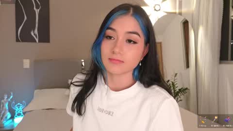 Snapshot of annyhizzle chatting on December 17, 2025, 2:06 am online show from December 17, 2025, 2:06 am