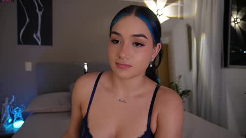 Snapshot of annyhizzle chatting on December 18, 2025, 2:50 am online show from December 18, 2025, 2:50 am