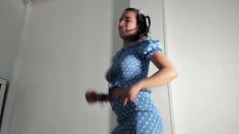 Snapshot of annyrosee chatting on March 5, 2025, 9:26 pm Anny online show from March 5, 2025, 9:26 pm