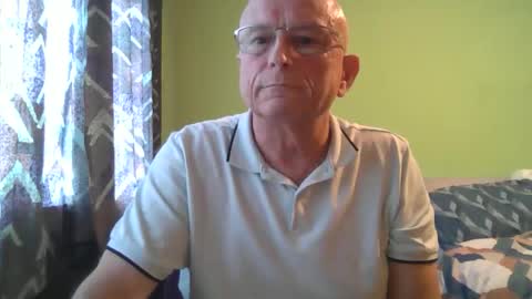 Snapshot of antmatt2025 chatting on September 12, 2025, 3:12 pm antmatt2025 online show from September 12, 2025, 3:12 pm