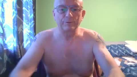 Snapshot of antmatt2025 chatting on September 19, 2025, 3:45 pm antmatt2025 online show from September 19, 2025, 3:45 pm