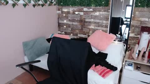 Snapshot of antolyh_c chatting on March 4, 2025, 6:39 pm antolyh_c online show from March 4, 2025, 6:39 pm