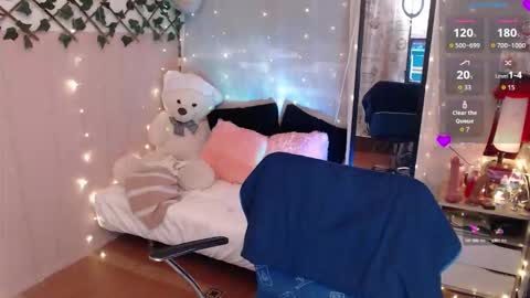 Snapshot of antolyh_c chatting on October 7, 2025, 11:40 am antolyh_c online show from October 7, 2025, 11:40 am