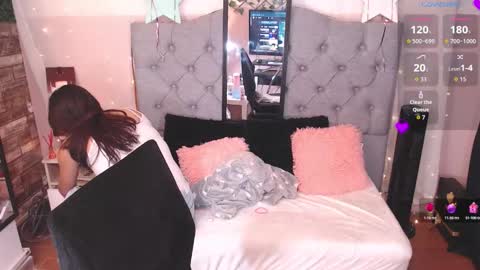 Snapshot of antolyh_c chatting on December 2, 2025, 12:32 pm antolyh_c online show from December 2, 2025, 12:32 pm