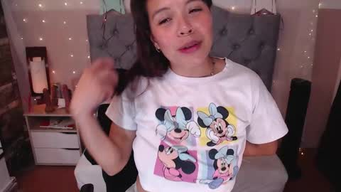 Snapshot of antolyh_c chatting on December 5, 2025, 1:20 pm antolyh_c online show from December 5, 2025, 1:20 pm