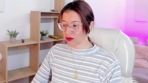 Snapshot of antoneella__ chatting on October 5, 2025, 12:14 pm Antonella online show from October 5, 2025, 12:14 pm