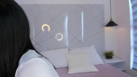 Antonella online show from November 17, 2025, 8:14 pm