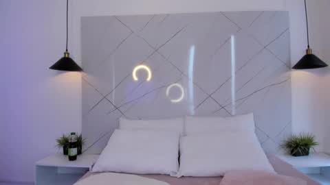 Antonella online show from December 1, 2025, 8:47 pm