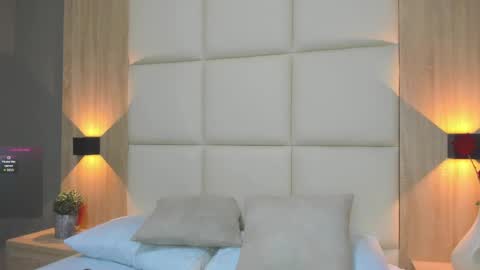 A N T O N E L L A  online show from October 2, 2025, 12:23 pm