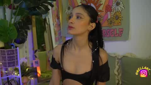 Nell. online show from October 18, 2025, 3:31 am