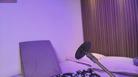 Antonella online show from November 11, 2025, 3:28 am