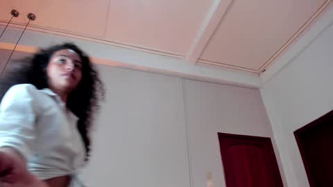 Snapshot of antonellahall_ chatting on January 8, 2025, 6:31 pm AntonellaHall online show from January 8, 2025, 6:31 pm