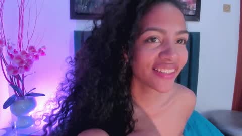 Snapshot of antonellahall_ chatting on February 27, 2025, 6:09 pm AntonellaHall online show from February 27, 2025, 6:09 pm