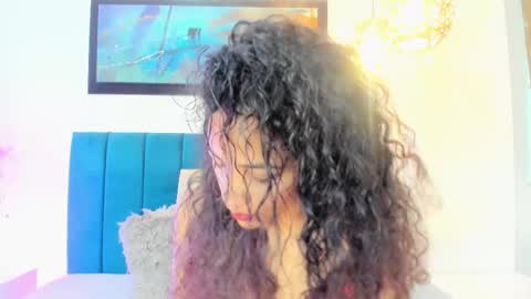 Snapshot of antonellahall_ chatting on March 4, 2025, 11:51 am AntonellaHall online show from March 4, 2025, 11:51 am