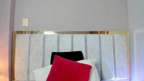 Snapshot of antonellahall_ chatting on November 28, 2025, 12:08 pm AntonellaHall online show from November 28, 2025, 12:08 pm