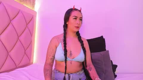 Snapshot of antonellaqueeen chatting on November 25, 2025, 10:48 am ANTONELLE online show from November 25, 2025, 10:48 am