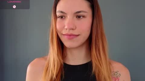 Snapshot of antonellarossii_ chatting on December 3, 2025, 1:20 pm Antonella online show from December 3, 2025, 1:20 pm