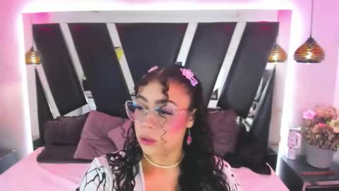 Snapshot of antonellepiercee chatting on November 25, 2025, 11:10 am A N T O N E L L E online show from November 25, 2025, 11:10 am