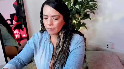 Antonia online show from February 4, 2025, 8:49 pm