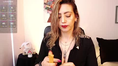 Snapshot of antoniavillamizar chatting on December 14, 2024, 12:44 pm Anto online show from December 14, 2024, 12:44 pm