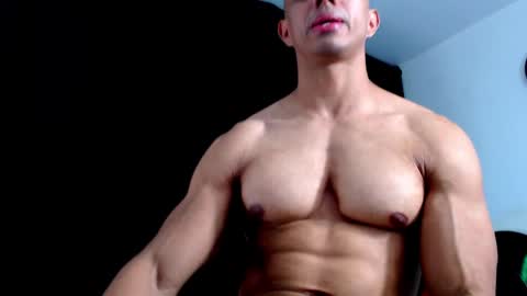 Instagram miguelangel1802  online show from December 16, 2025, 5:29 pm