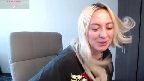 Antonia online show from December 11, 2024, 6:31 pm